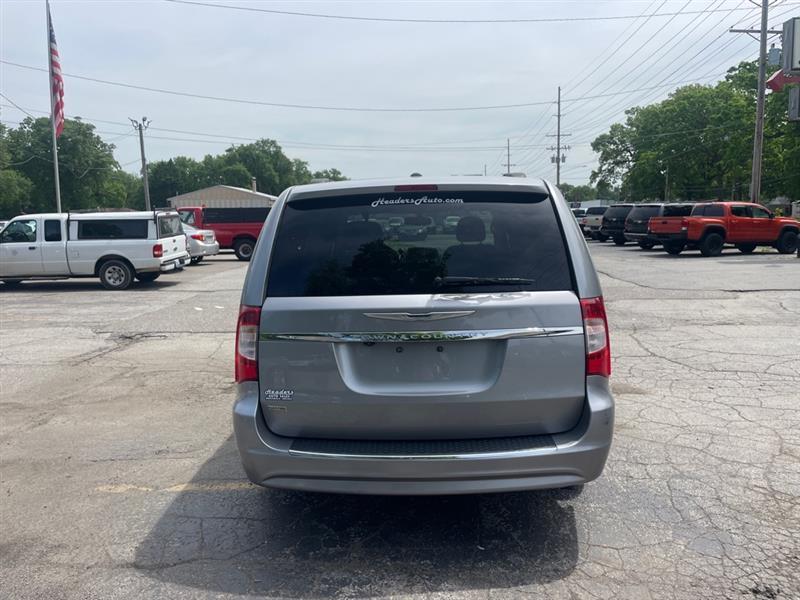 Chrysler Town & Country Touring 2013
