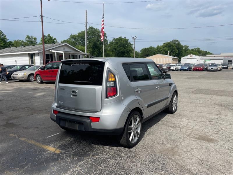 Kia Soul + 2011