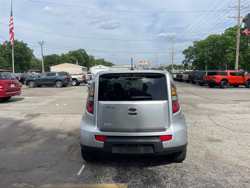 Kia Soul + 2011