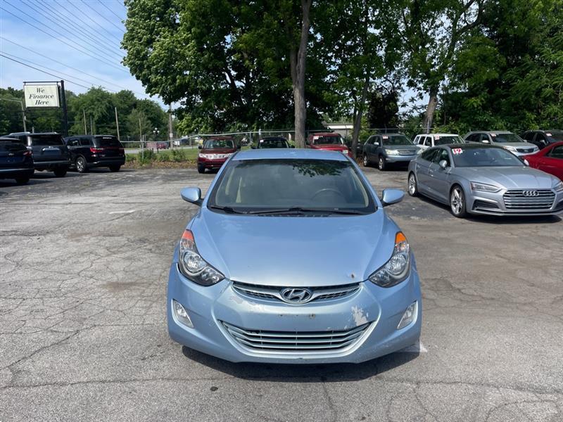 Hyundai Elantra GLS M/T 2013
