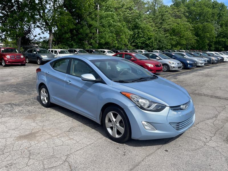 Hyundai Elantra GLS M/T 2013