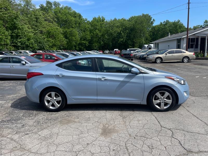 Hyundai Elantra GLS M/T 2013