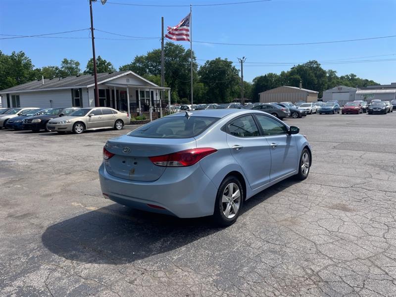 Hyundai Elantra GLS M/T 2013