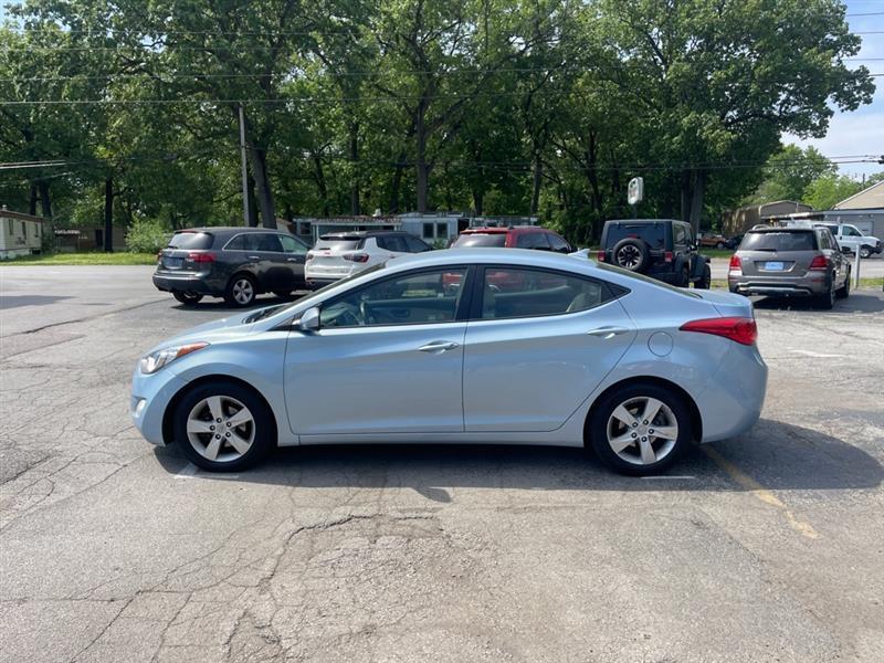 Hyundai Elantra GLS M/T 2013