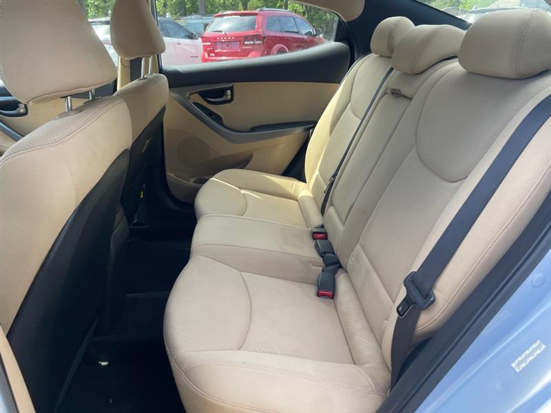 Hyundai Elantra GLS M/T 2013