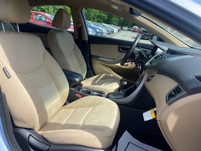 Hyundai Elantra GLS M/T 2013