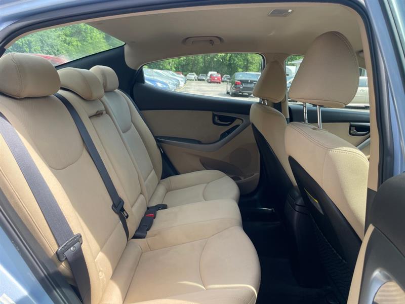 Hyundai Elantra GLS M/T 2013
