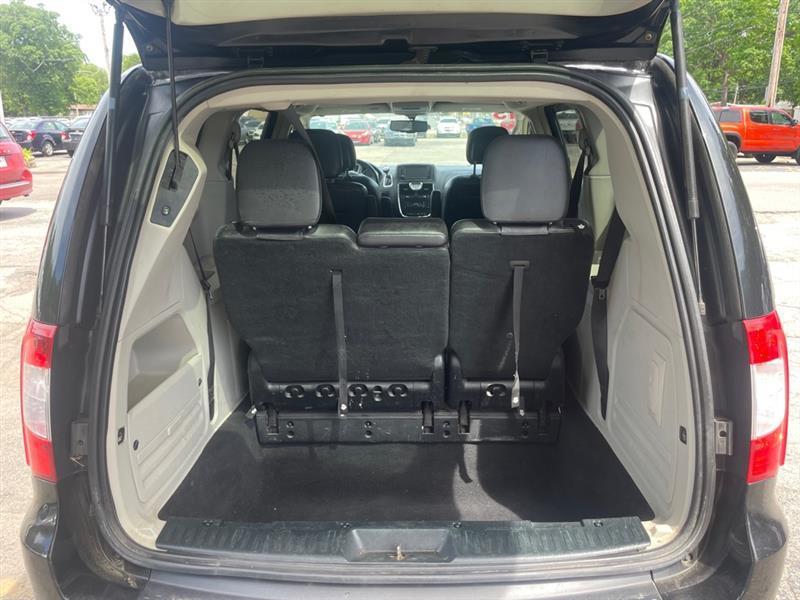 Chrysler Town & Country Touring-L 2013