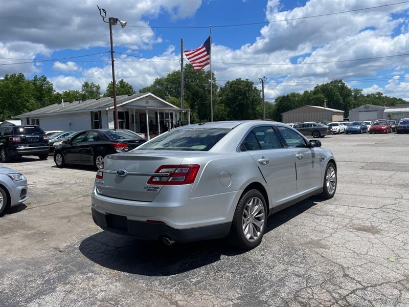 Ford Taurus Limited FWD 2014