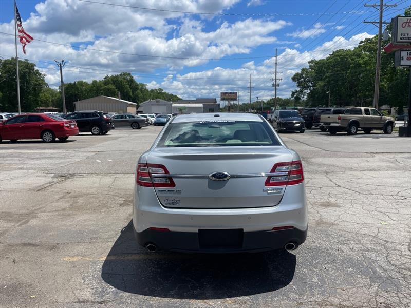 Ford Taurus Limited FWD 2014
