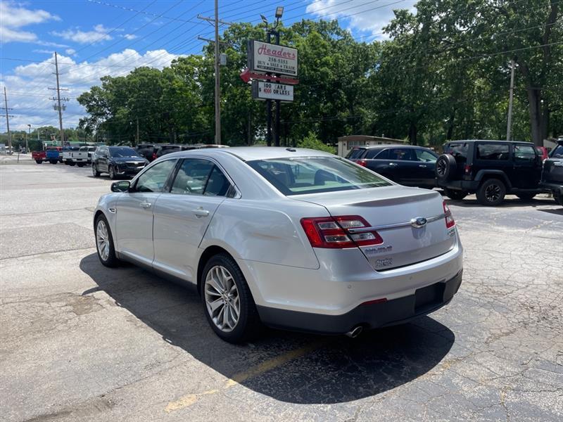 Ford Taurus Limited FWD 2014