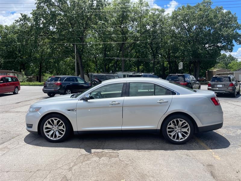 Ford Taurus Limited FWD 2014