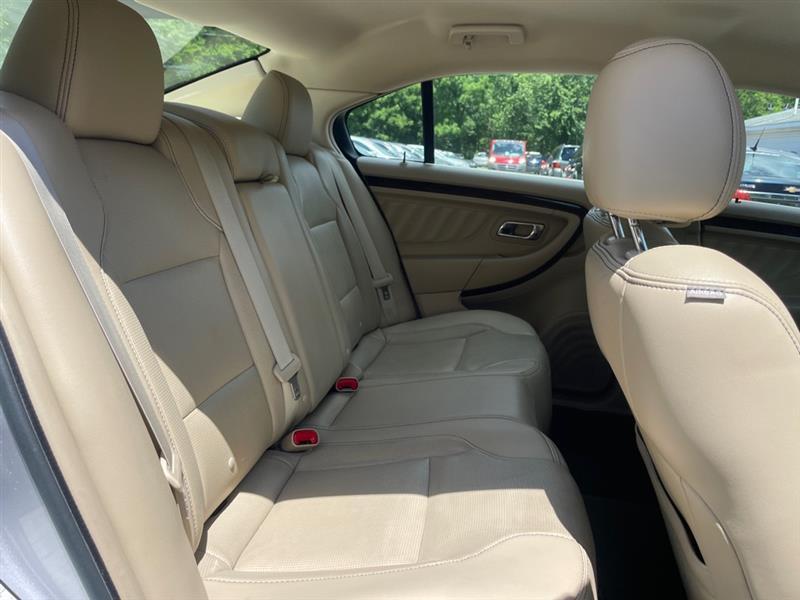 Ford Taurus Limited FWD 2014