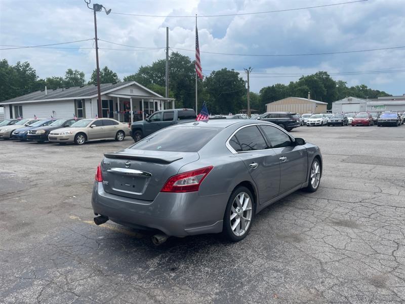 Nissan Maxima S 2009
