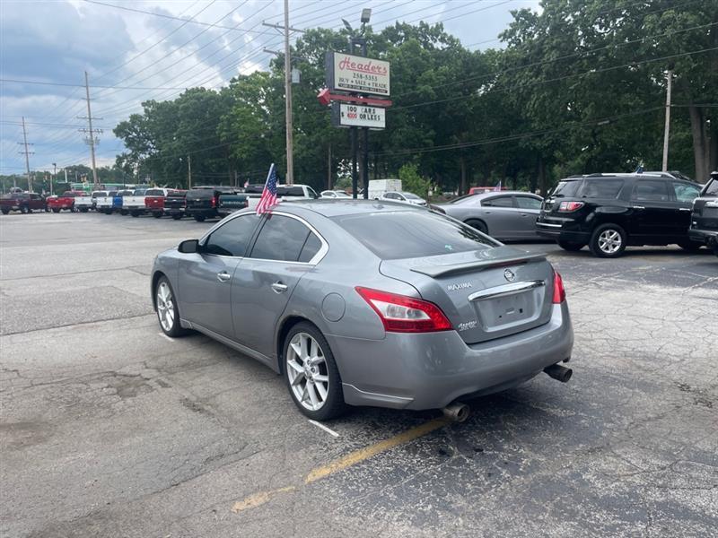 Nissan Maxima S 2009