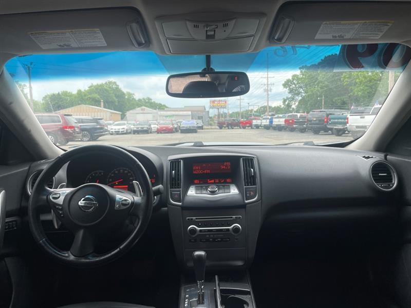 Nissan Maxima S 2009