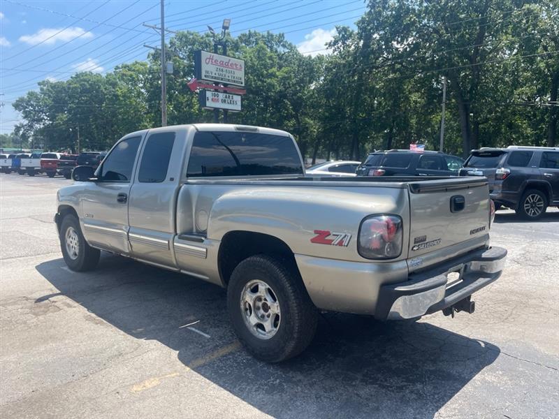 Chevrolet Silverado 1500 LT Ext. Cab 3-Door Short Bed 4WD 2000