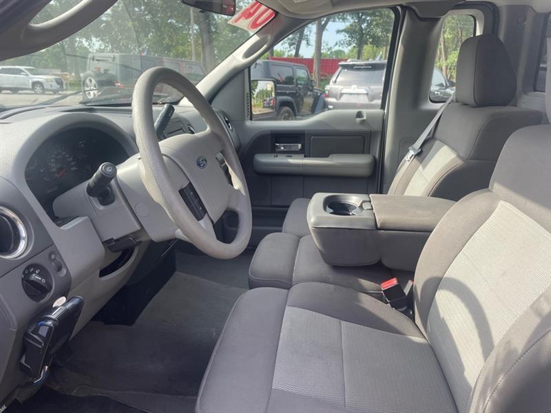 Ford F-150 XLT Long Bed 2WD 2004