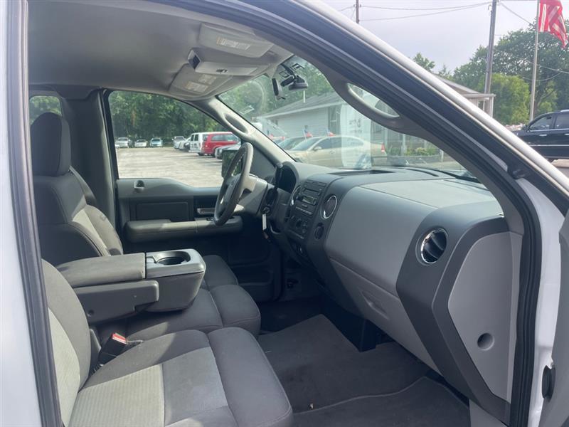 Ford F-150 XLT Long Bed 2WD 2004