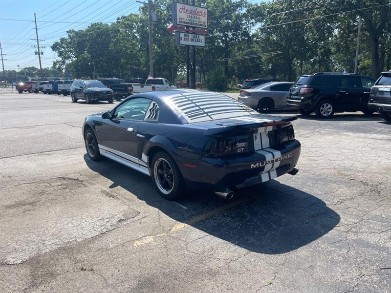 Ford Mustang Bullitt GT 2001