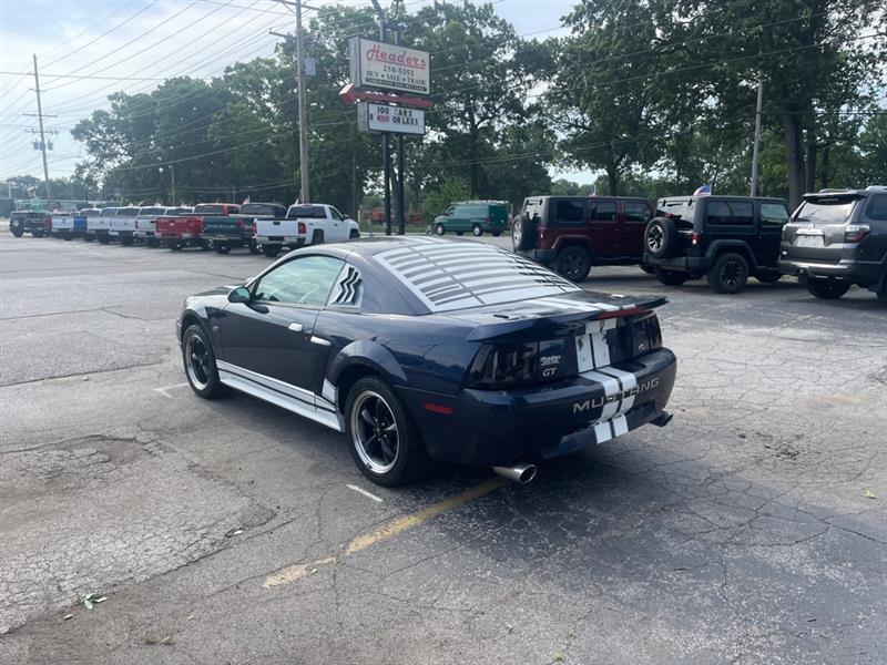 Ford Mustang Bullitt GT 2001