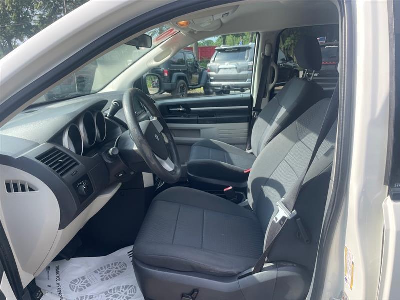 Dodge Grand Caravan SE 2010