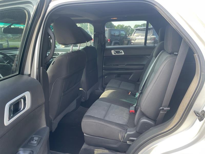 Ford Explorer XLT FWD 2011