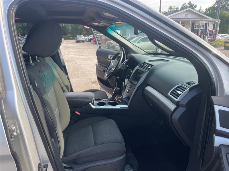 Ford Explorer XLT FWD 2011