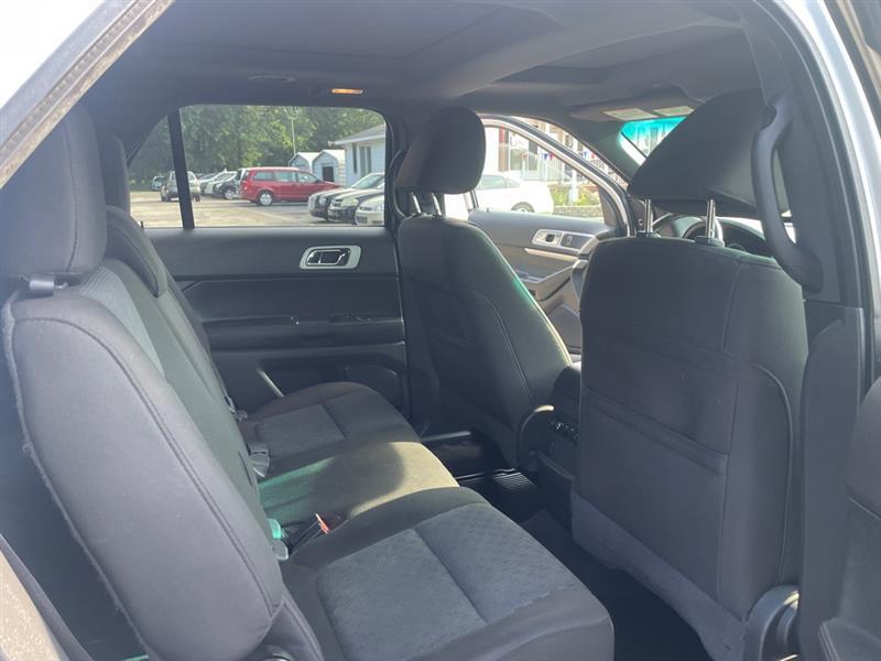 Ford Explorer XLT FWD 2011