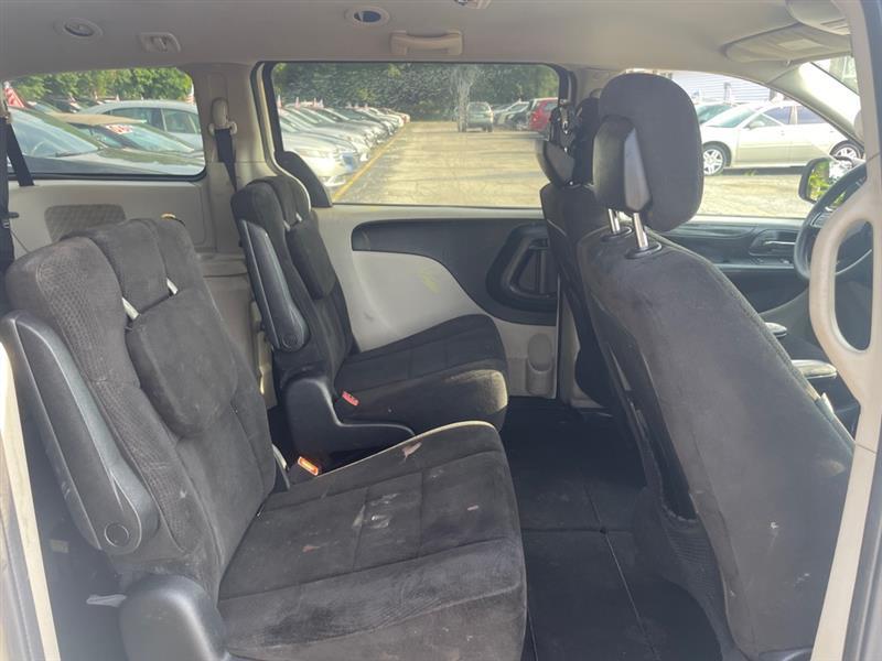 Dodge Grand Caravan SE 2012