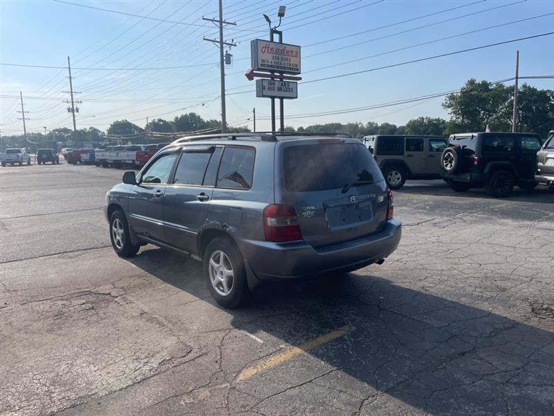 Toyota Highlander 2WD with 3rd-Row Seat 2006