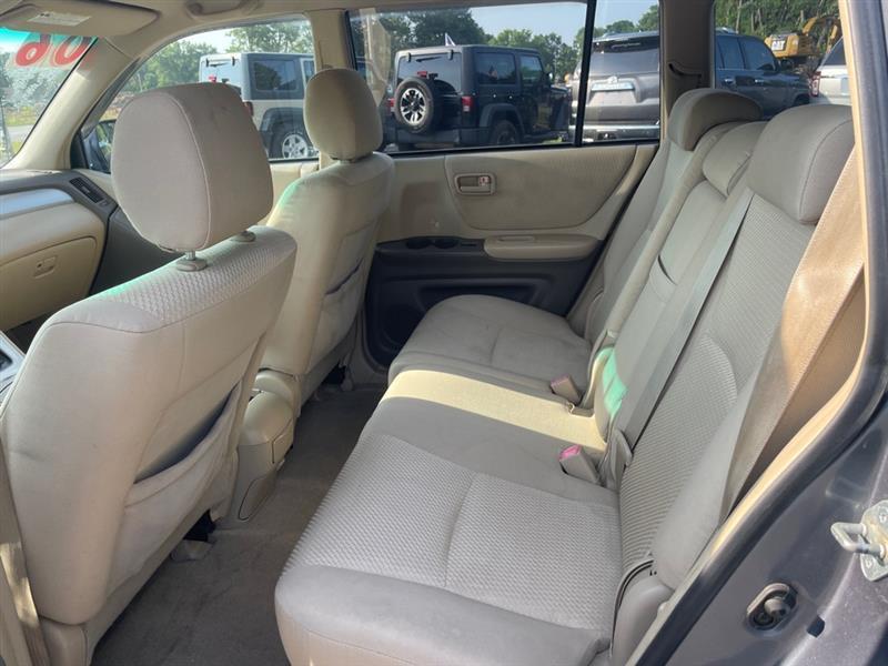 Toyota Highlander 2WD with 3rd-Row Seat 2006