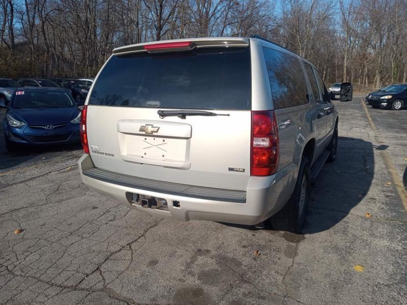 Chevrolet Suburban LS 1500 4WD 2008
