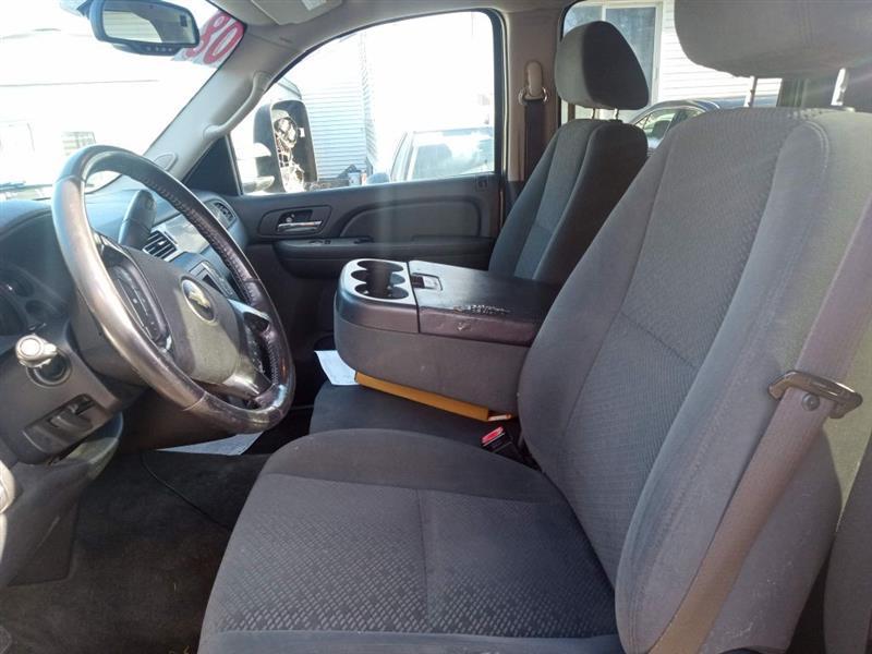 Chevrolet Suburban LS 1500 4WD 2008
