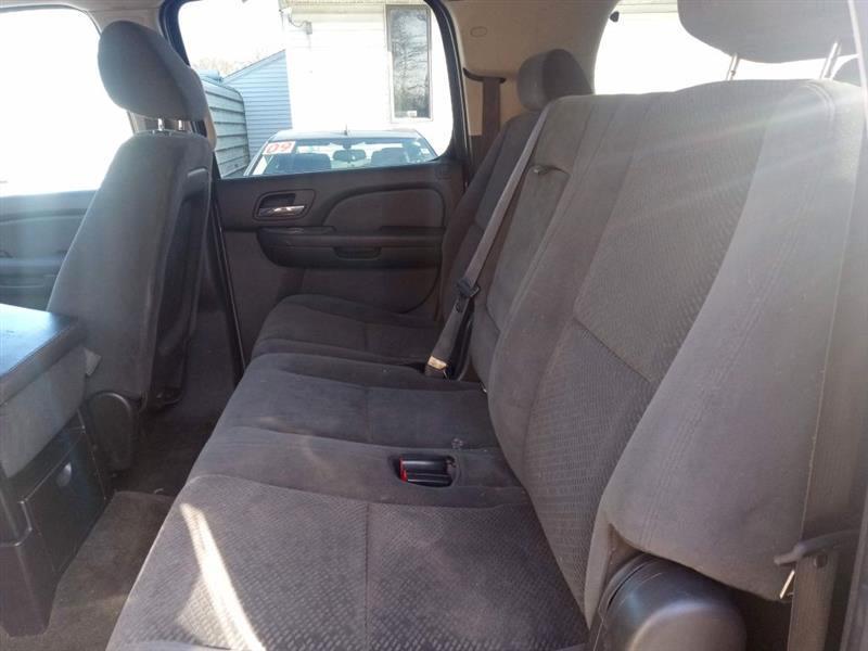 Chevrolet Suburban LS 1500 4WD 2008