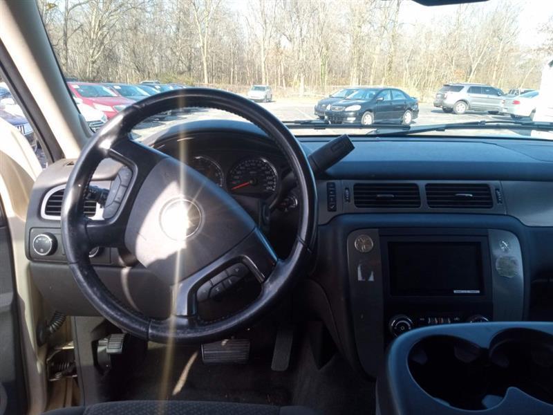 Chevrolet Suburban LS 1500 4WD 2008