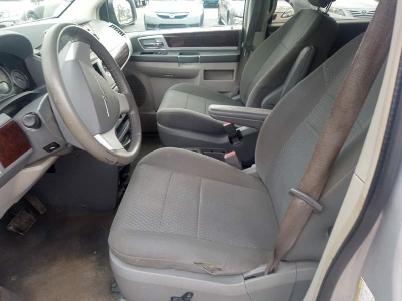 Chrysler Town & Country Touring 2010