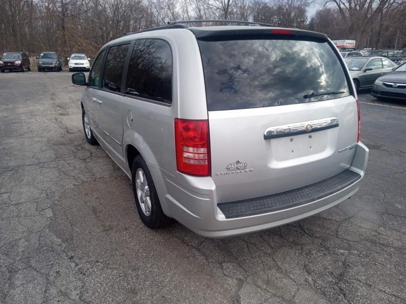Chrysler Town & Country Touring 2010