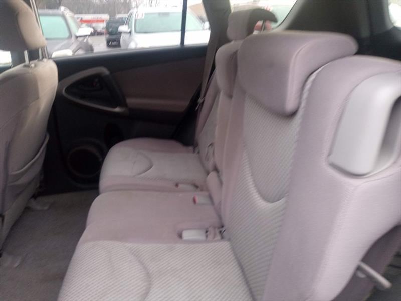Toyota RAV4 Base I4 2WD 2007