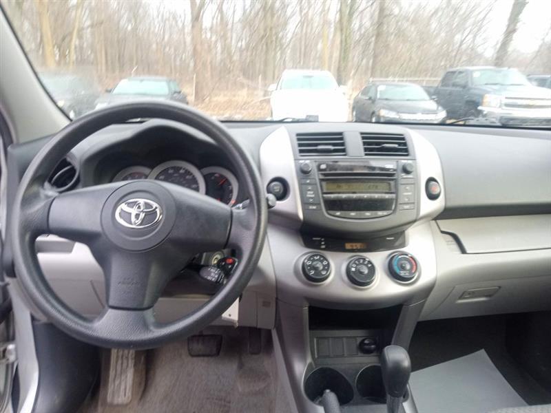 Toyota RAV4 Base I4 2WD 2007