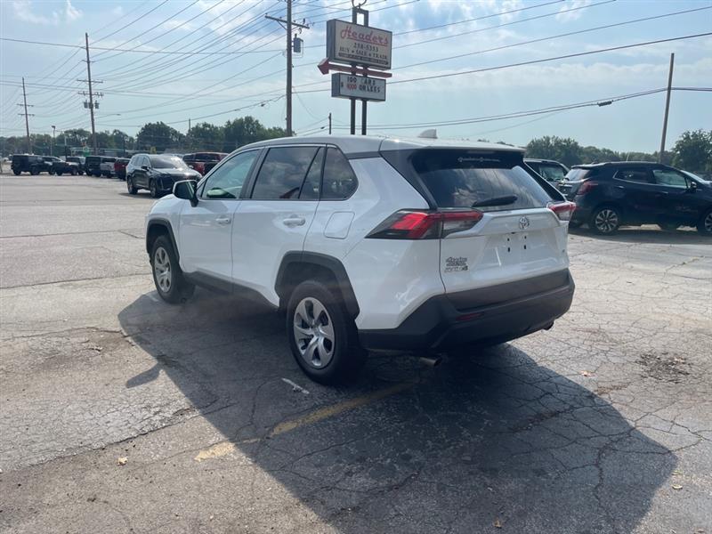 Toyota RAV4 LE 2022