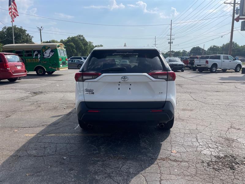 Toyota RAV4 LE 2022
