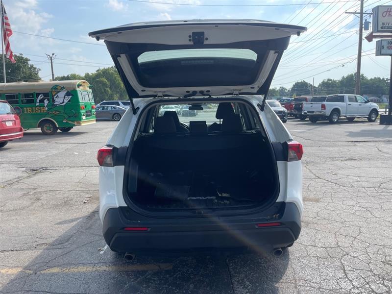 Toyota RAV4 LE 2022