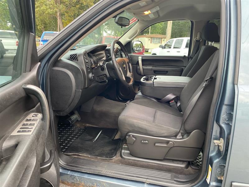 Chevrolet Silverado 1500 LT Crew Cab 4WD 2011