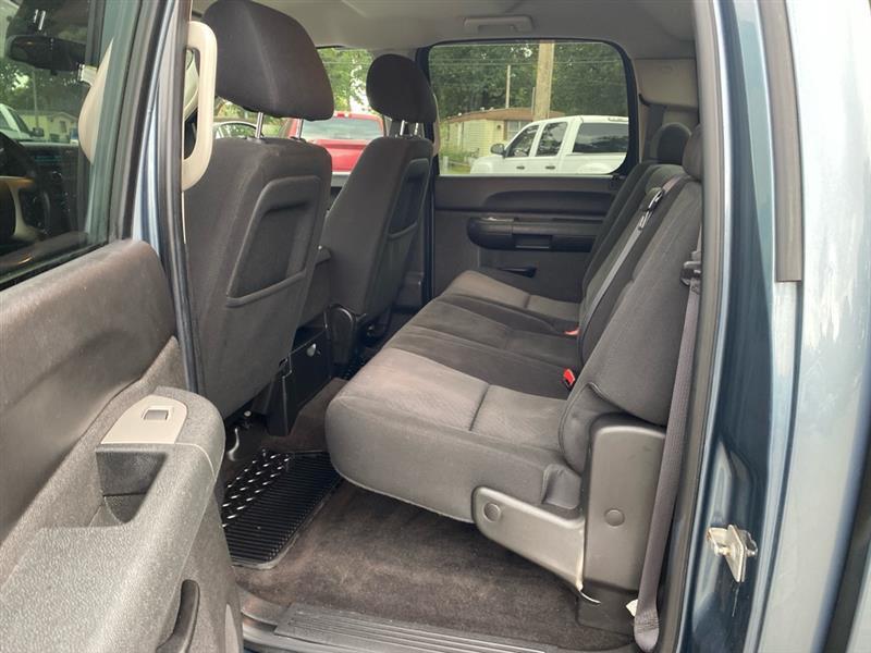Chevrolet Silverado 1500 LT Crew Cab 4WD 2011
