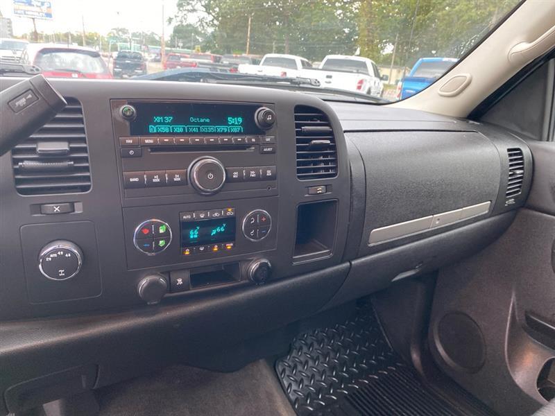 Chevrolet Silverado 1500 LT Crew Cab 4WD 2011