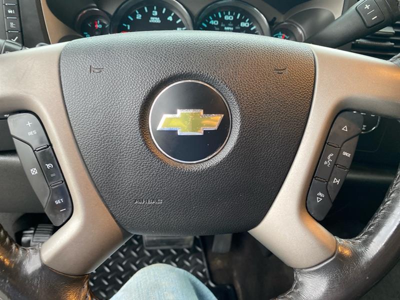 Chevrolet Silverado 1500 LT Crew Cab 4WD 2011