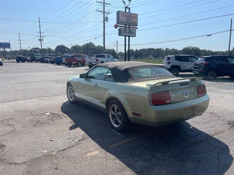Ford Mustang V6 Deluxe Convertible 2006