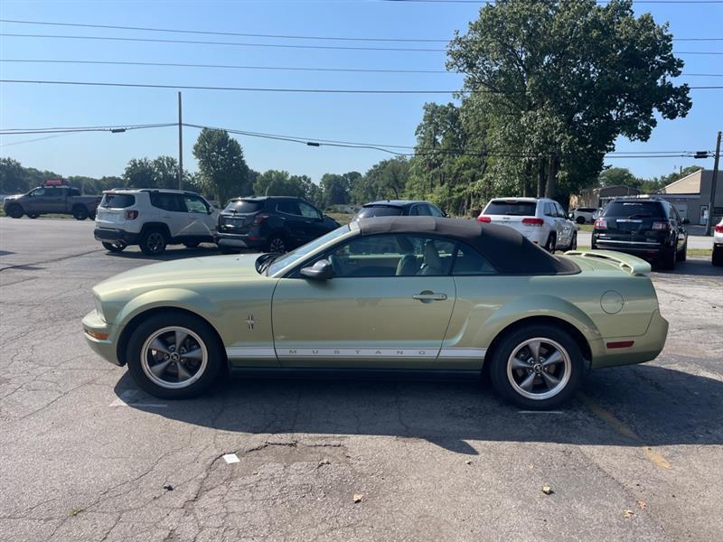 Ford Mustang V6 Deluxe Convertible 2006