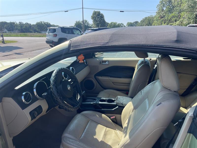 Ford Mustang V6 Deluxe Convertible 2006